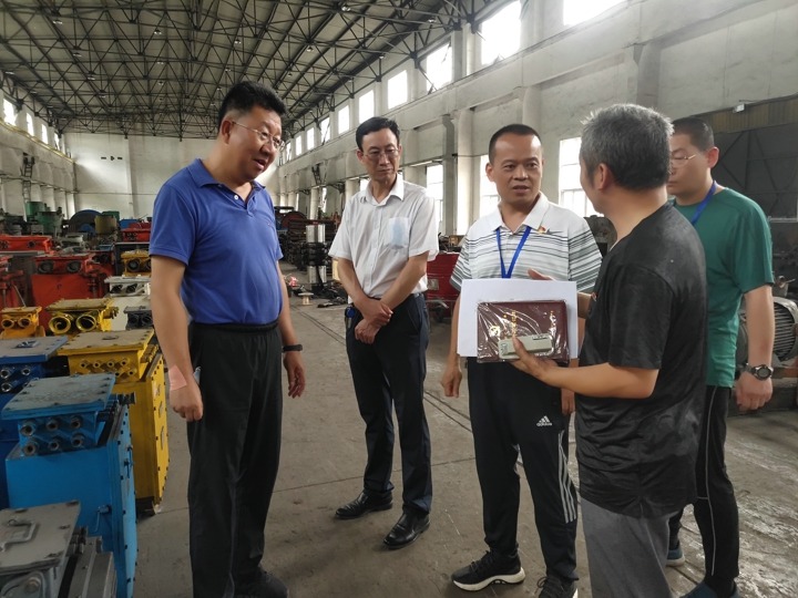 集团专职表部董事寸延峰一行到威信煤炭公司调研领导工作