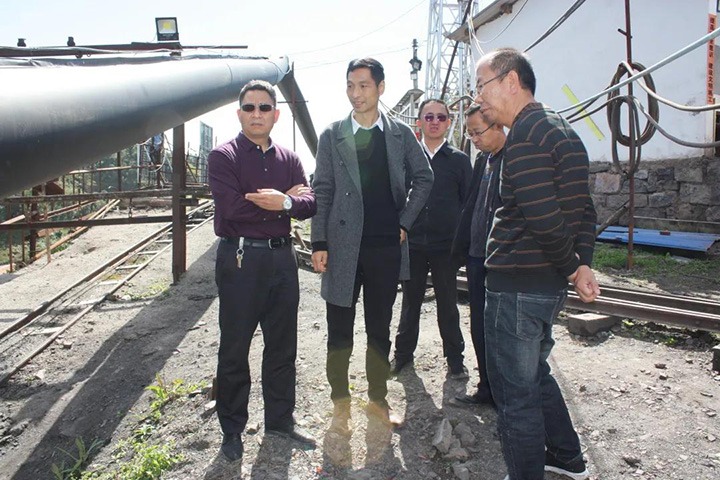 罗平县副县长卢恒一行到云南东源罗平东城煤矿有限公司查抄领导安全出产工作