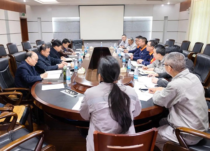 云煤（HB火博·(Home)）集团总经理助理陈家昆一行到解化化工分公司调延装三供一业”分离移交工作