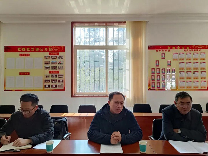 云煤（HB火博·(Home)）集团党委委员、副总经理张清到可保煤矿公司发展春节送温暖慰问活动