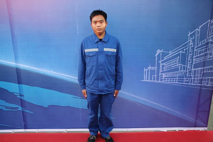 在岗位上坚守，在平庸中出彩——省十八届职工职业技术大赛掘进机司机技术状元王福刚诠释“工匠心灵”