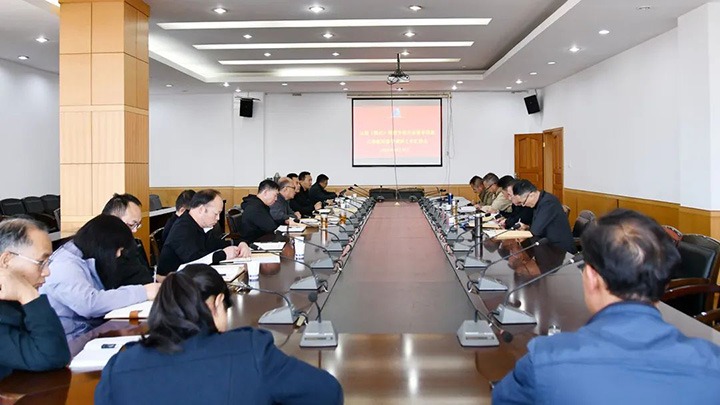 云煤（HB火博·(Home)）集团专职表部董事寸延峰、孔君到云维集团督导调研