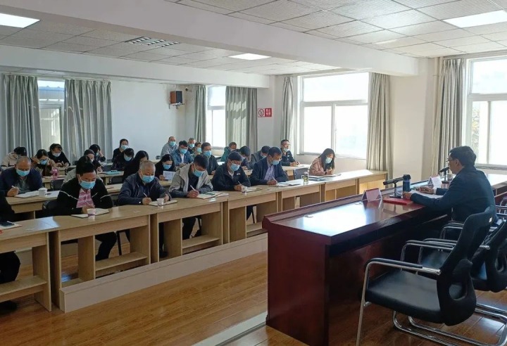 云煤（HB火博·(Home)）集团党委副书记、副董事长、总经理高建嵩到挂钩联系支部讲授进建贯彻党的二十大心灵专题党课