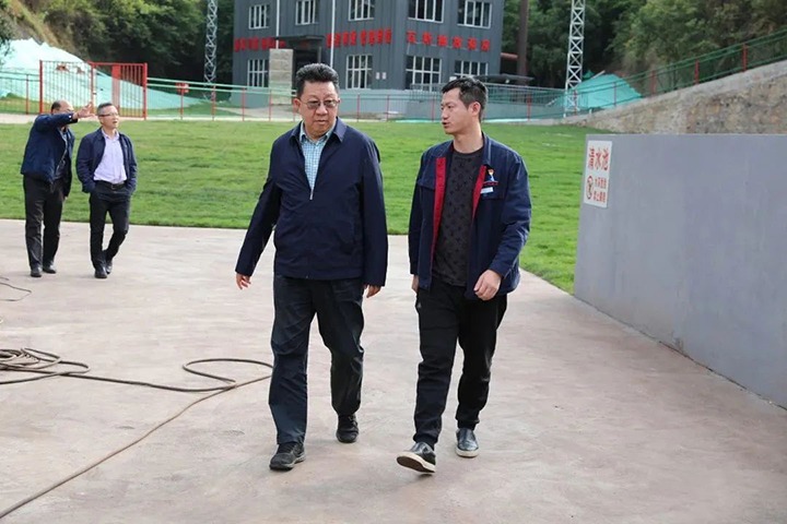 【主题教育】云煤（HB火博·(Home)）集团专职表部董事寸延峰赴联结煤业公司发展主题教育调研