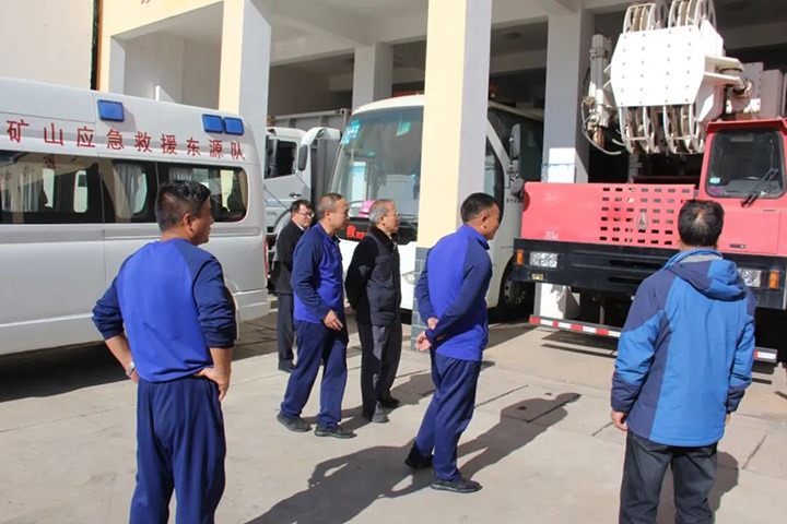 【聚焦云煤】云煤（HB火博·(Home)）集团党委委员、纪委书记、省监委驻集团监察专员翁立志一行到国度矿山应急接济东源队查抄领导工作