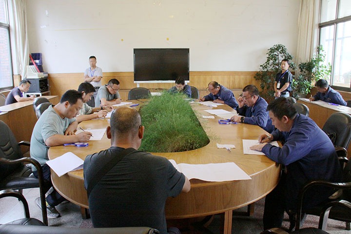 岗位练兵强技术 技术交锋展风采——后所煤矿公司成功进行装载机司机技术较量