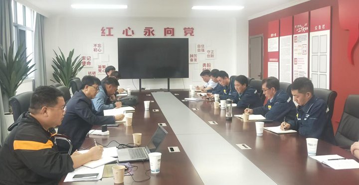 云煤集团党委委员、副总经理、总工程师施从伟率队到东城煤矿公司督导查抄安全出产工作